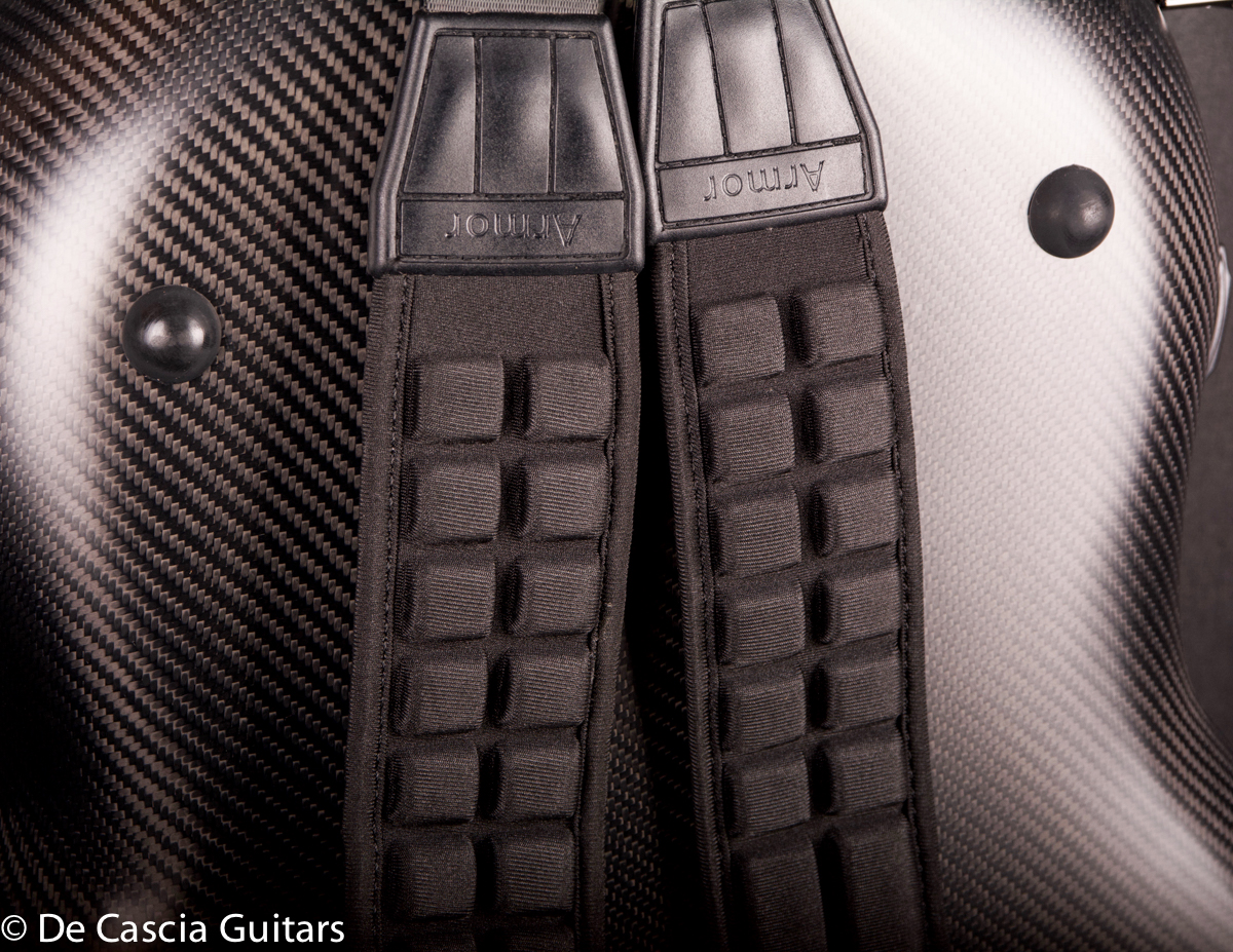 A-402, De Cascia Carbon Fiber Case - Image 16