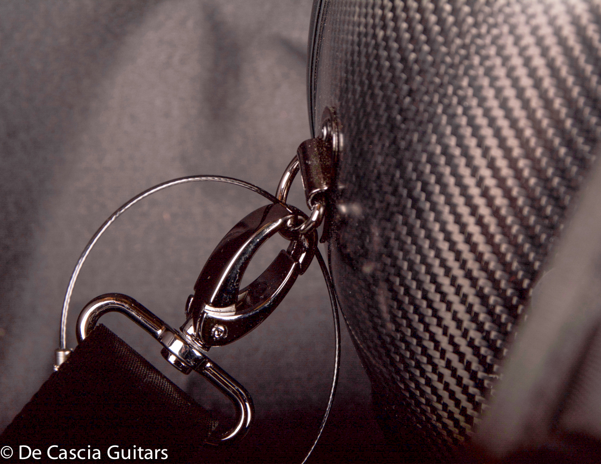 A-402, De Cascia Carbon Fiber Case - Image 18