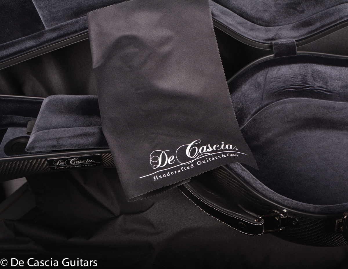 A-402, De Cascia Carbon Fiber Case - Image 25